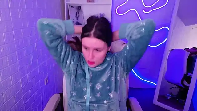 Snapshot of StellaFrost chatting on 10/16/25, 03:02 StellaFrost online show from 10/16/25, 03:02