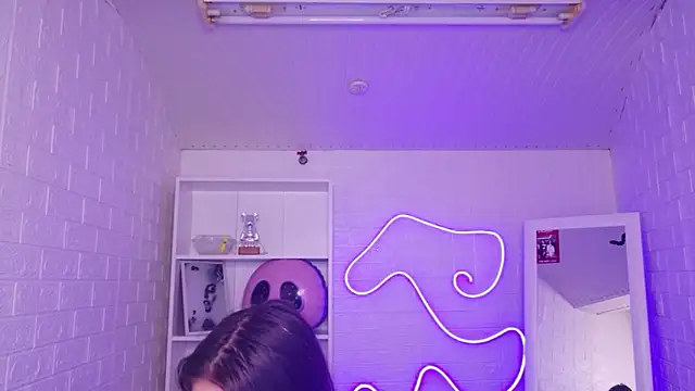 Snapshot of StellaFrost chatting on 11/08/25, 04:07 StellaFrost online show from 11/08/25, 04:07