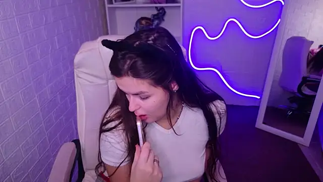 Snapshot of StellaFrost chatting on 11/09/25, 04:05 StellaFrost online show from 11/09/25, 04:05