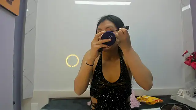 Snapshot of Chloe_Martini chatting on 10/11/25, 03:39 Chloe Martini online show from 10/11/25, 03:39