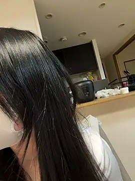 Snapshot of TAISHI_chan chatting on 12/17/25, 04:24 TAISHI chan online show from 12/17/25, 04:24