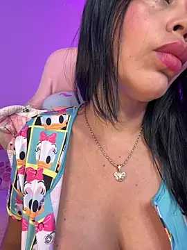 Snapshot of KarolRubi1 chatting on 09/28/25, 03:23 KarolRubi1 online show from 09/28/25, 03:23