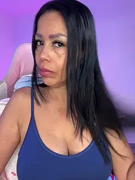 Snapshot of KarolRubi1 chatting on 12/16/25, 10:48 KarolRubi1 online show from 12/16/25, 10:48