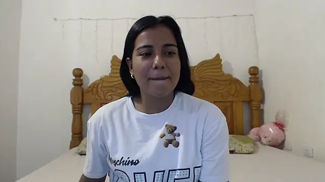 Snapshot of Coral0403 chatting on 01/28/25, 06:28 Coral0403 online show from 01/28/25, 06:28