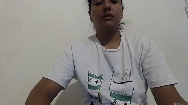 Snapshot of Coral0403 chatting on 02/23/25, 03:51 Coral0403 online show from 02/23/25, 03:51