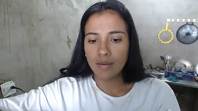 Snapshot of Coral0403 chatting on 02/23/25, 07:38 Coral0403 online show from 02/23/25, 07:38