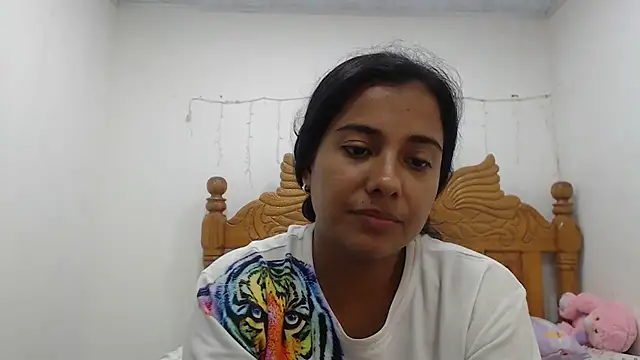 Snapshot of Coral0403 chatting on 03/18/25, 02:15 Coral0403 online show from 03/18/25, 02:15
