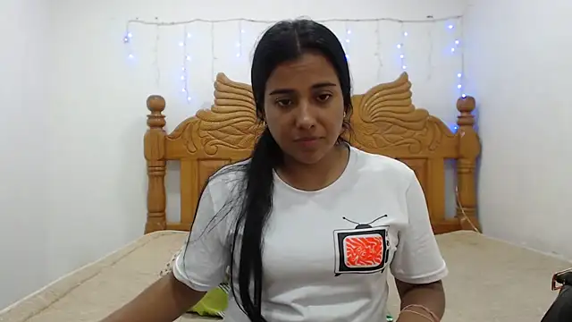 Snapshot of Coral0403 chatting on 03/20/25, 11:23 Coral0403 online show from 03/20/25, 11:23