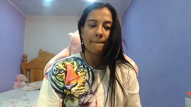 Snapshot of Coral0403 chatting on 09/12/25, 12:33 Coral0403 online show from 09/12/25, 12:33