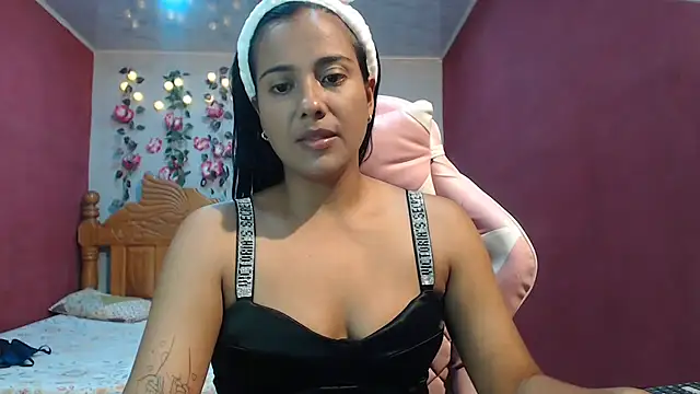 Coral0403 online show from 05/04/26, 06:59