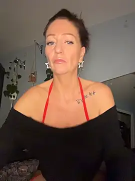 AlessasRoom online show from 11/11/25, 07:19