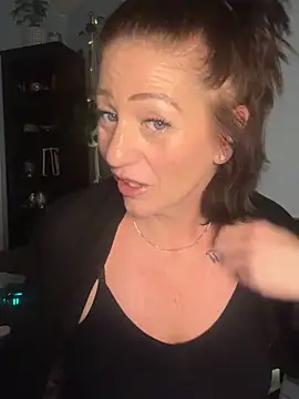 AlessasRoom online show from 11/16/25, 09:15