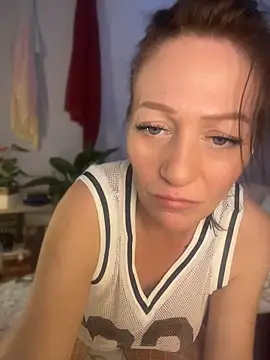 Snapshot of AlessasRoom chatting on 04/07/26, 04:29 AlessasRoom online show from 04/07/26, 04:29