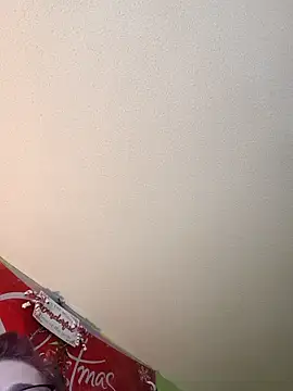 Snapshot of TheOneNOnlyHalfPint chatting on 12/16/25, 04:12 TheOneNOnlyHalfPint online show from 12/16/25, 04:12