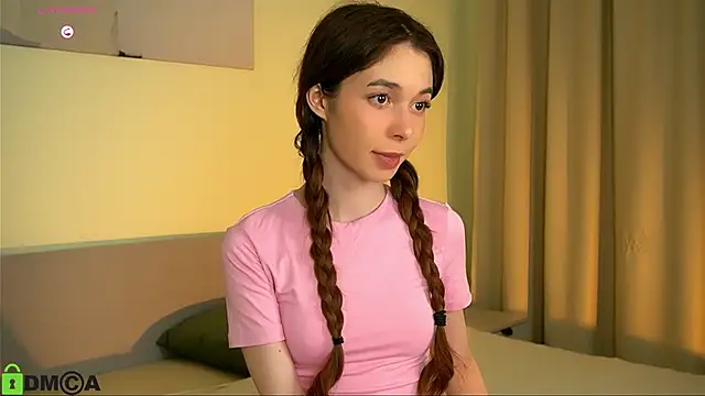 LittleOriana online show from 01/30/25, 06:43
