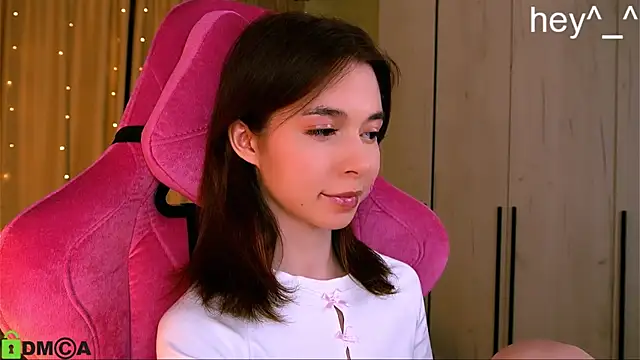 LittleOriana online show from 03/07/25, 10:54