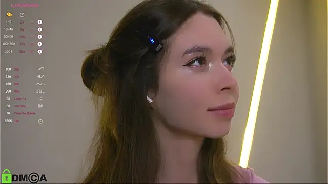 Snapshot of LittleOriana chatting on 09/19/25, 12:56 LittleOriana online show from 09/19/25, 12:56