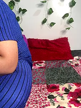 Snapshot of tanvihot2 chatting on 10/12/25, 03:22 tanvihot2 online show from 10/12/25, 03:22