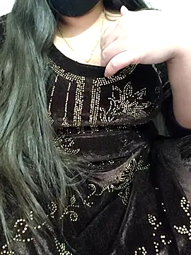 Snapshot of tanvihot2 chatting on 11/27/25, 04:36 tanvihot2 online show from 11/27/25, 04:36