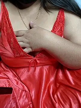 Snapshot of tanvihot2 chatting on 11/27/25, 04:53 tanvihot2 online show from 11/27/25, 04:53