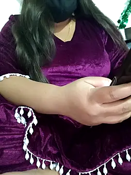 Snapshot of tanvihot2 chatting on 12/01/25, 05:34 tanvihot2 online show from 12/01/25, 05:34