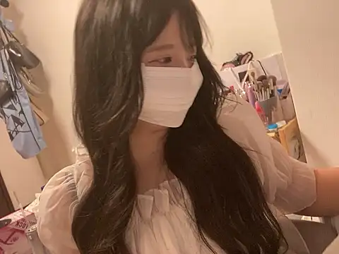 Snapshot of tequila_09 chatting on 10/10/25, 10:09 tequila 09 online show from 10/10/25, 10:09