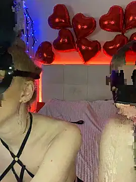 Snapshot of SOFYandMIKE chatting on 03/12/25, 09:13 SOFYandMIKE online show from 03/12/25, 09:13