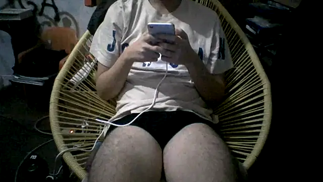 Snapshot of topboy2800 chatting on 01/02/25, 01:06 topboy2800 online show from 01/02/25, 01:06