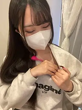 Snapshot of mina_0207 chatting on 11/23/25, 02:11 mina 0207 online show from 11/23/25, 02:11