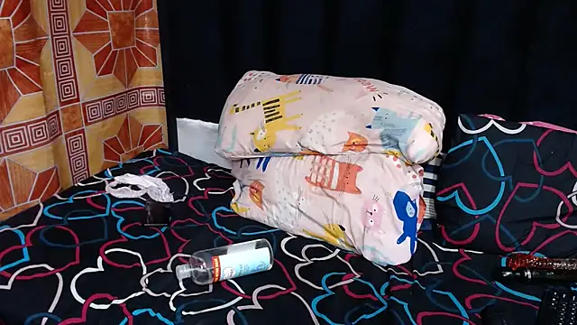 Snapshot of Thickbootykim chatting on 11/15/25, 09:11 Thickbootykim online show from 11/15/25, 09:11