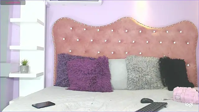 Snapshot of Annabelle-Villareal chatting on 02/17/25, 07:53 Annabelle-Villareal online show from 02/17/25, 07:53