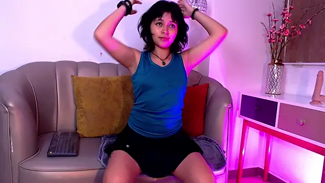 LuciaFerrero online show from 01/30/25, 06:10