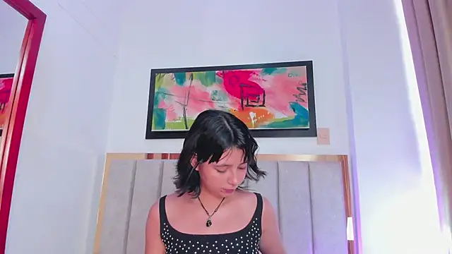 LuciaFerrero online show from 02/06/25, 06:13