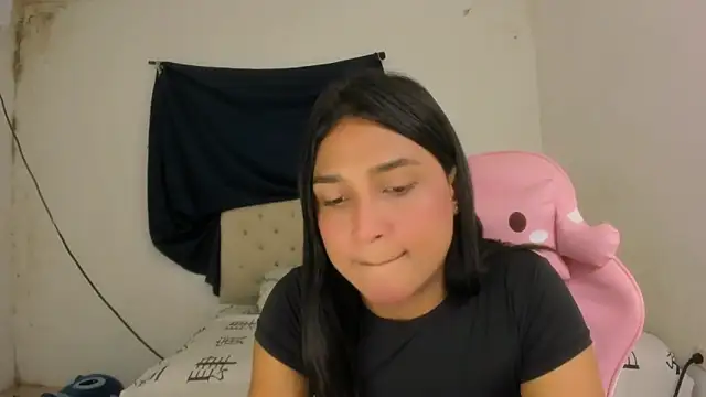 Miss noah18 online show from 11/11/25, 10:21