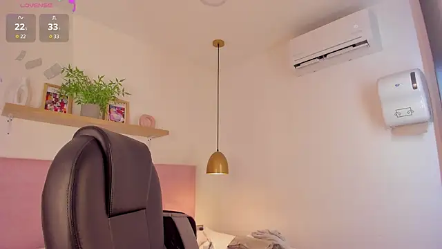 violeta candyy  online show from 06/26/26, 10:47