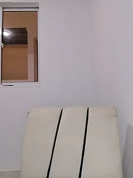 Snapshot of Brendabluee chatting on 12/27/24, 10:26 Brendabluee online show from 12/27/24, 10:26