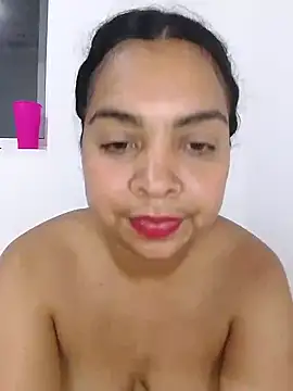 Snapshot of Brendabluee chatting on 01/06/25, 04:47 Brendabluee online show from 01/06/25, 04:47