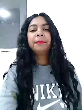 Snapshot of Brendabluee chatting on 01/07/25, 01:28 Brendabluee online show from 01/07/25, 01:28