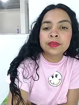 Snapshot of Brendabluee chatting on 01/08/25, 10:06 Brendabluee online show from 01/08/25, 10:06