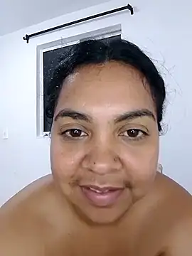 Snapshot of Brendabluee chatting on 01/11/25, 05:31 Brendabluee online show from 01/11/25, 05:31