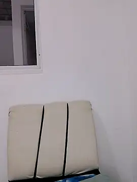 Snapshot of Brendabluee chatting on 01/12/25, 04:08 Brendabluee online show from 01/12/25, 04:08