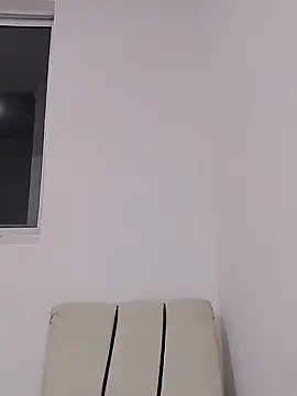 Snapshot of Brendabluee chatting on 01/16/25, 01:27 Brendabluee online show from 01/16/25, 01:27