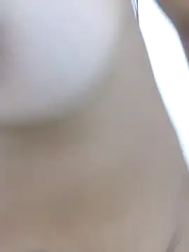 Snapshot of Brendabluee chatting on 01/21/25, 01:29 Brendabluee online show from 01/21/25, 01:29