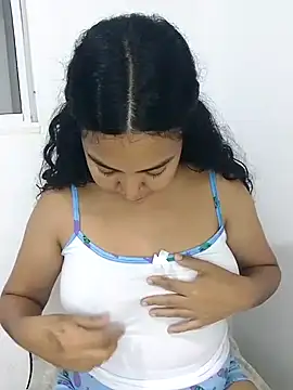 Snapshot of Brendabluee chatting on 02/02/25, 02:48 Brendabluee online show from 02/02/25, 02:48