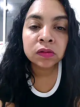 Snapshot of Brendabluee chatting on 02/07/25, 01:04 Brendabluee online show from 02/07/25, 01:04