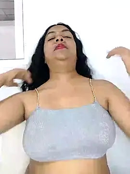 Snapshot of Brendabluee chatting on 02/23/25, 04:57 Brendabluee online show from 02/23/25, 04:57