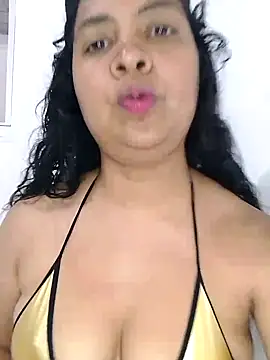 Snapshot of Brendabluee chatting on 03/13/25, 08:43 Brendabluee online show from 03/13/25, 08:43