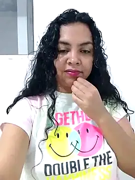 Snapshot of Brendabluee chatting on 03/19/25, 01:54 Brendabluee online show from 03/19/25, 01:54