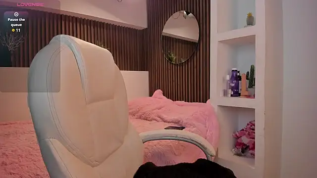 Camila dupont online show from 03/17/25, 09:02