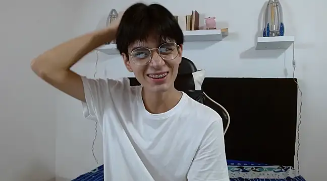 Snapshot of nohatwink chatting on 02/01/25, 03:08 nohatwink online show from 02/01/25, 03:08